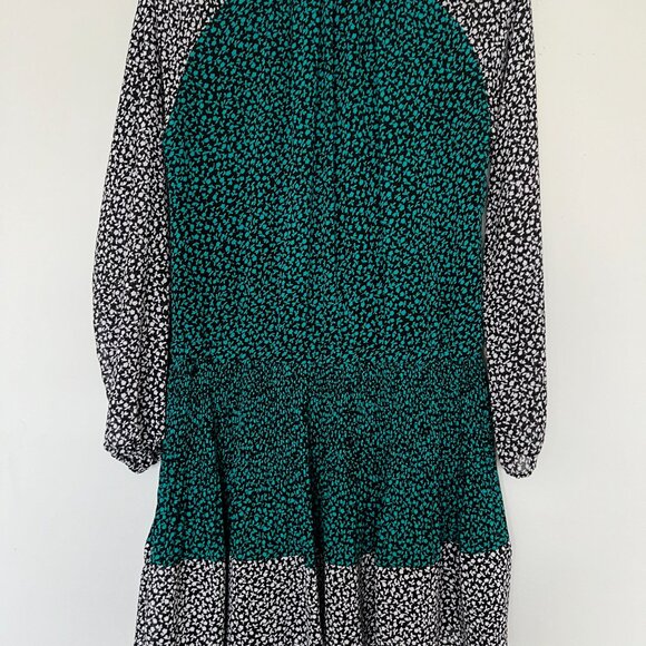 MK  size Small brand new  printed long sleeves mini dress - Picture 6 of 9